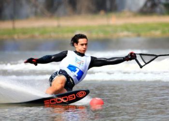 Martín Labra consigue medalla de bronce en el overall del esquí náutico