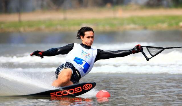 Martín Labra consigue medalla de bronce en el overall del esquí náutico