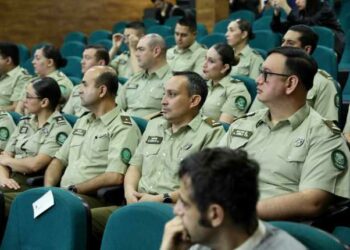 Unesco y Gobierno de Chile realizan capacitación a Carabineros sobre promoción de seguridad de periodistas en protestas y DDHH