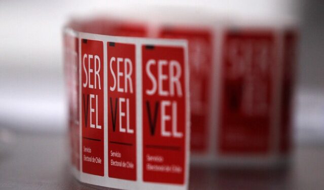 Servel habilita consultas para vocales de mesa y locales de votación por plebiscito constitucional