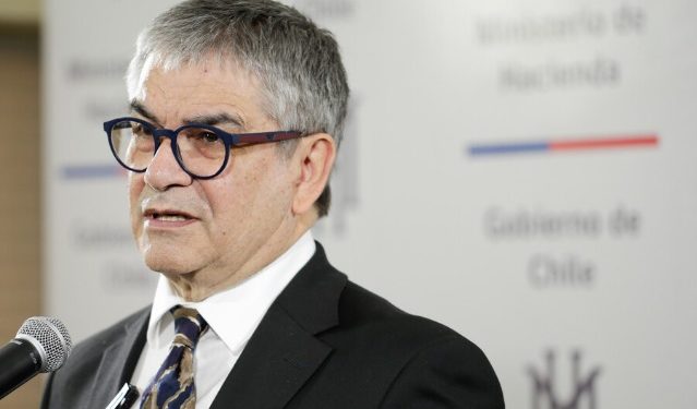 Beneficiará a casi 100 mil personas: Gobierno presentará proyecto para disminuir endeudamiento de la clase media