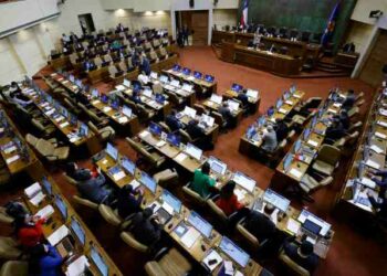 Cámara aprueba en general ley de Presupuesto 2024 pese a rechazo de la UDI