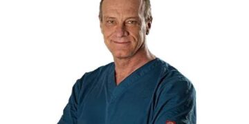 Doctor Felipe Balbontín sobre el cáncer de próstata: “Lo más importante es el examen de antígeno prostático y, si está alterado, ir a un especialista”