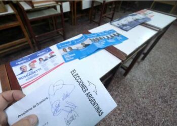 Piñera por Milei y Bachelet por Massa: Expresidentes toman partido en la elección argentina