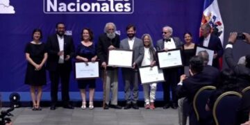 Desde Cecilia Vicuña hasta Jaime San Martín: Presidente Boric entrega Premios Nacionales 2023