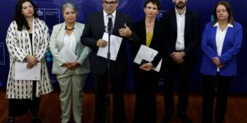 Aumento de la PGU, reforma del Estado, estimulo al crecimiento y más: Gobierno entrega informe final del pacto fiscal