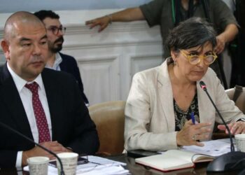 Ley corta de isapres: Reajuste en los precios bases se toma la discusión en la Comisión de Hacienda del Senado