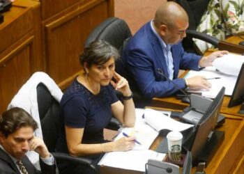 Con rechazo a la indicación que permitía el ajuste en los precios base: Comisión de Salud del Senado despachó Ley corta de isapres