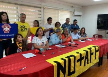 Luis Mesina y reforma previsional: “La clase política de este país se contenta con que los viejos reciban un ingreso en la línea de la pobreza”