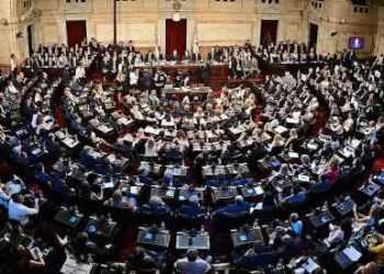 Tensión en Argentina: Cámara de Diputados continúa la discusión por Ley Ómnibus