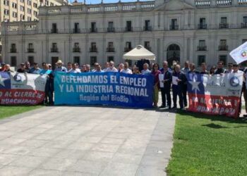 Siderúrgica Huachipato: trabajadores y autoridades exigen al Gobierno tomar medidas ante “inminente” cierre de la compañía