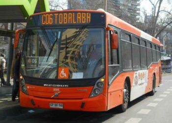 Diputado Mauro González (RN) pide al Gobierno “tomar acciones” para evitar paro de buses