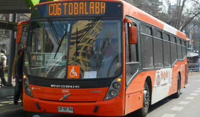 Diputado Mauro González (RN) pide al Gobierno “tomar acciones” para evitar paro de buses