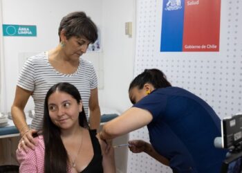 Vacunatorio del Minsal funcionará sábados y domingos durante campaña de invierno