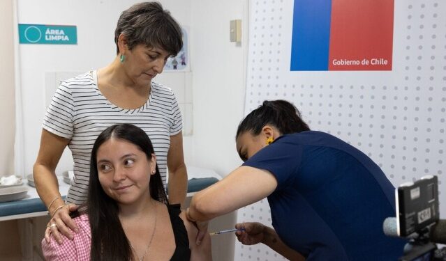Vacunatorio del Minsal funcionará sábados y domingos durante campaña de invierno