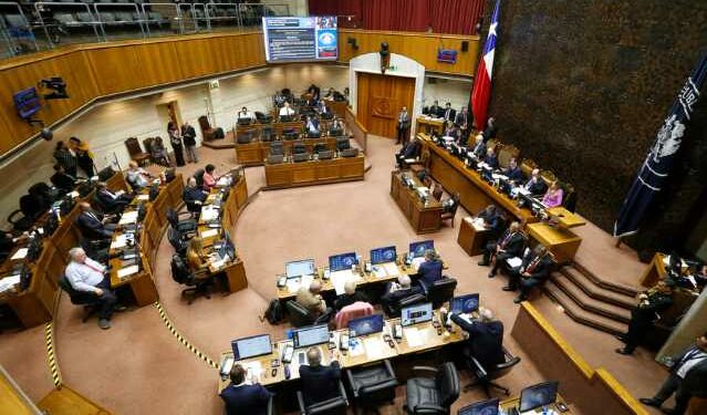 Con rechazos oficialistas: Senado desestima informe de Comisión Mixta sobre elecciones en dos días