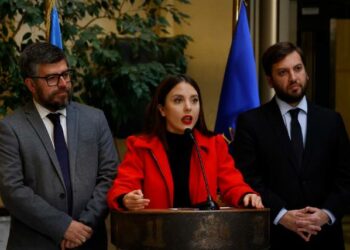 Presión transversal por alza de las cuentas de luz: presentan recurso de protección y proyecto para derogar ley tarifaria