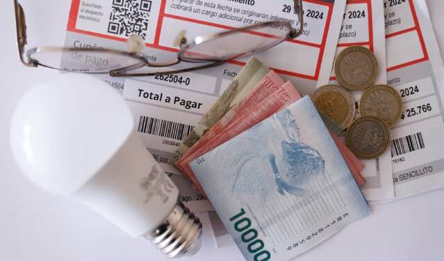 Ampliación del subsidio eléctrico: Gobierno y empresas generadoras difieren en mecanismo de recaudación